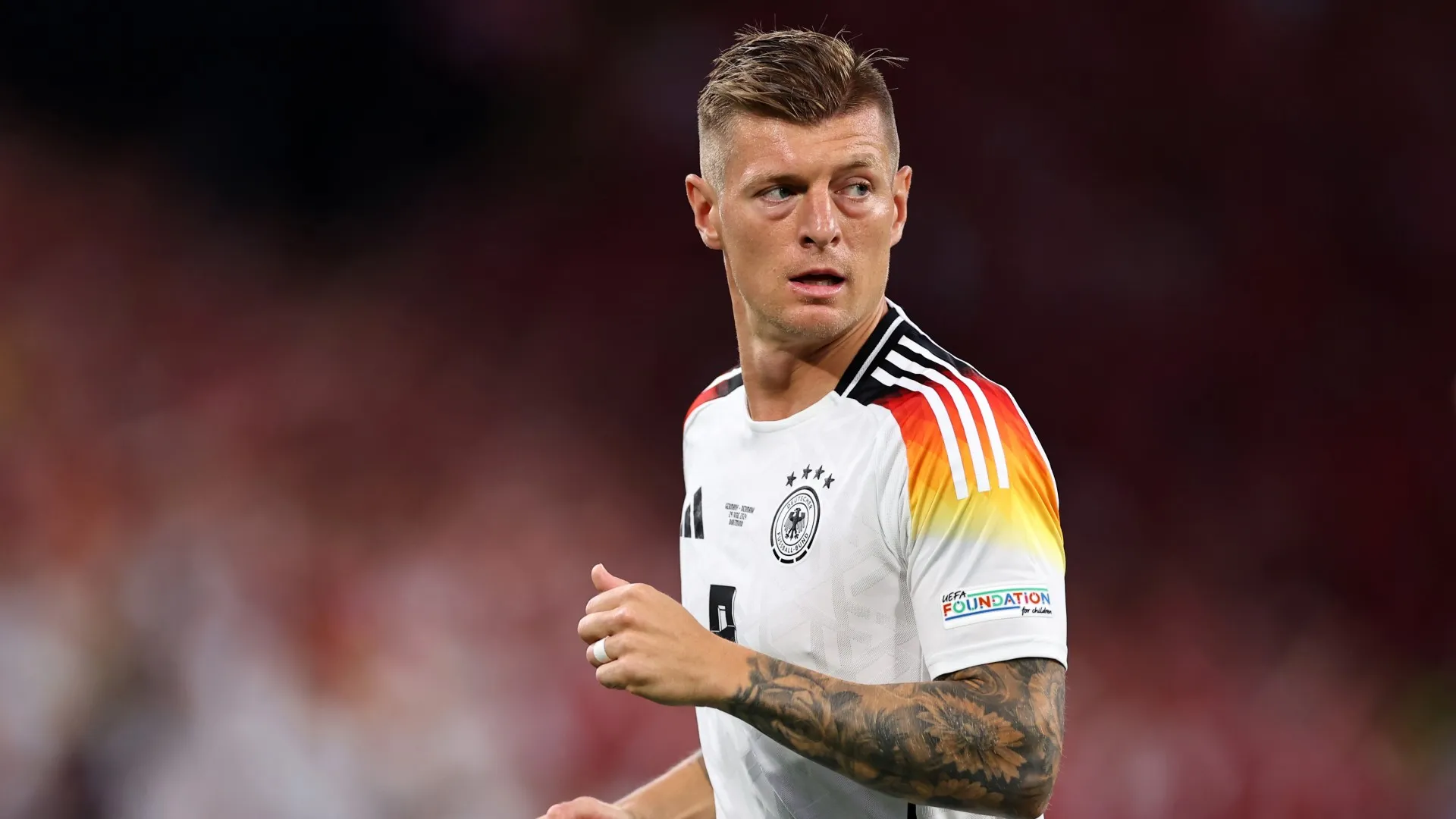 kroos_7myfqcembkfp1w7w2jgiih6vh.jpg
