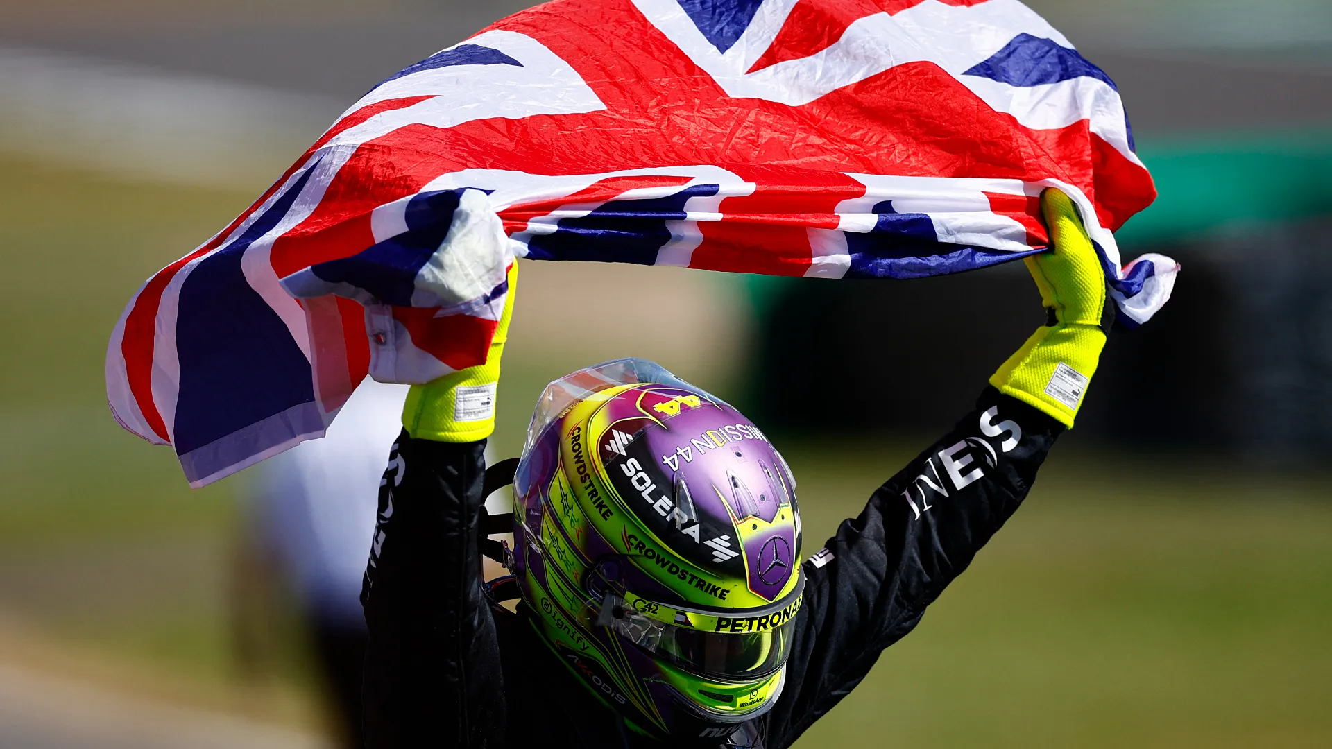 lewis-hamilton_ie1npvaf1qu410fnhnaj099m4.jpg