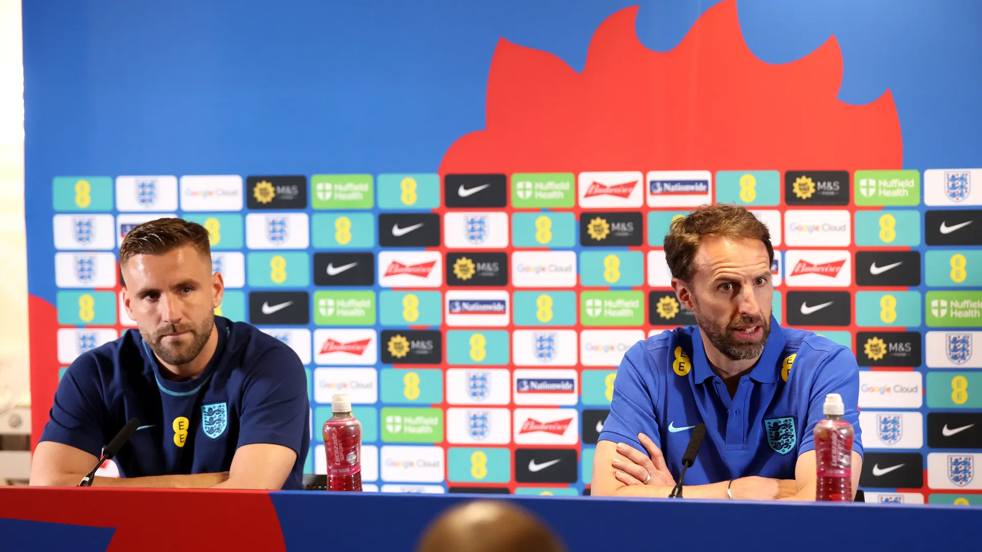 luke-shaw-and-gareth-southgate_1s2unorzk8h5411hm51bwmo3rn.jpg