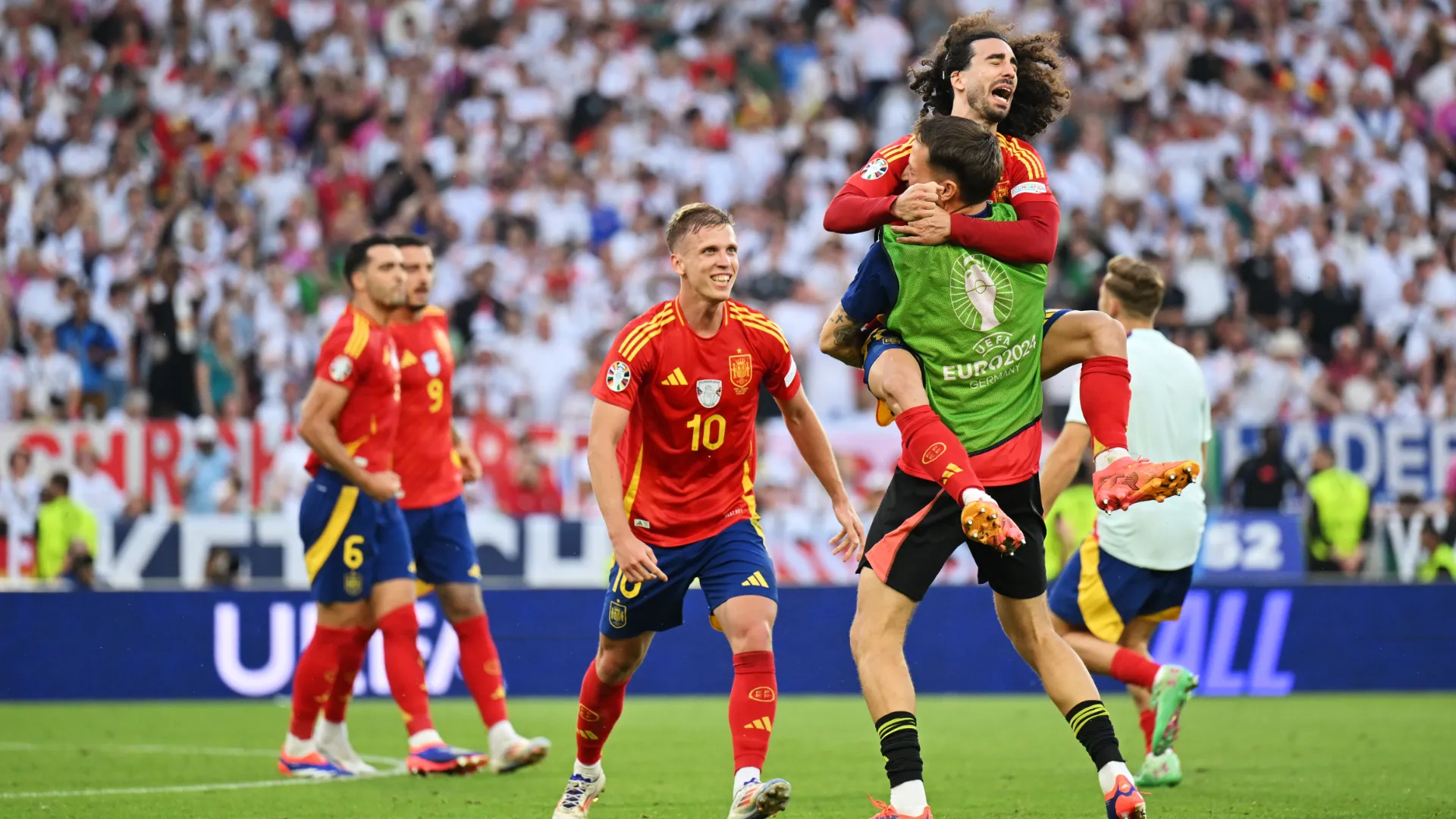 marc-cucurella_9lo2l7wnvt281vry2jd5wvrzf.jpg