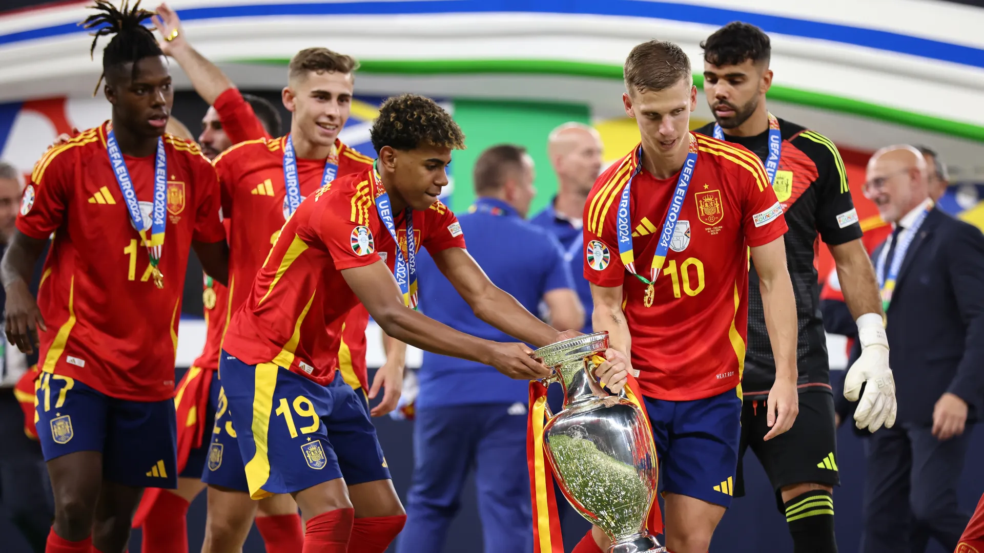 spain_c0e5i76tm32v18afq3utt6vfw.jpg