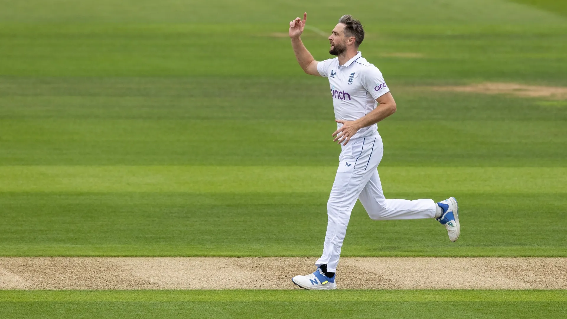 woakes_nlznmhb0yndh18khvrvq1mjx5.jpg