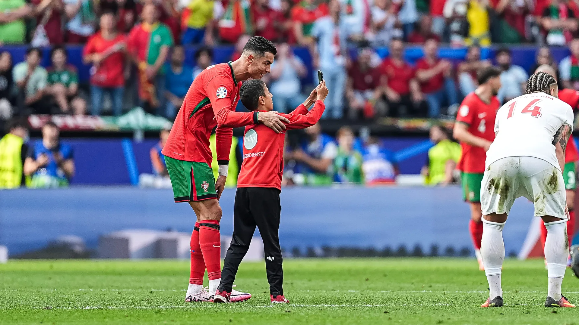 cristiano-ronaldo_2x90z5ussnvx1hlhjk5c3lj07.jpg