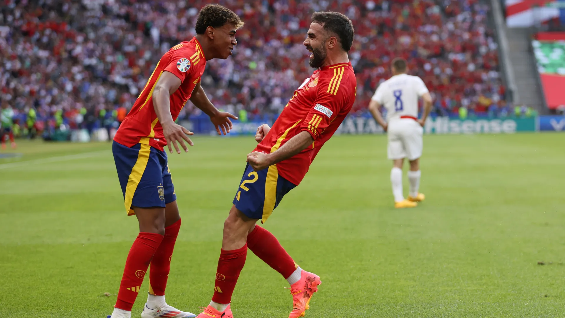 lamine-yamal-and-dani-carvajal_zqh743hfv5j31kxtr5tow91ru.jpg