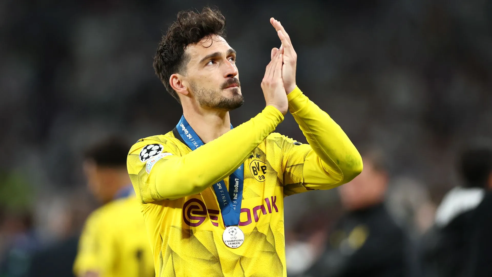 mats-hummels_10mg97vnkf0mrzxndh72qp7j2.jpg