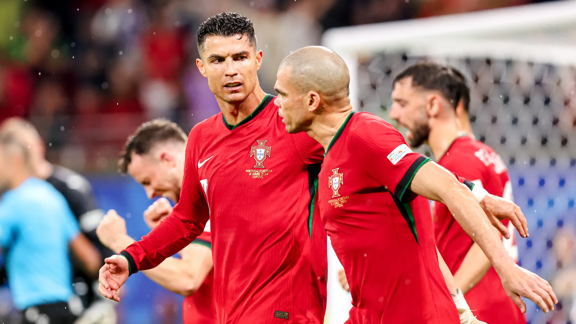 pepe-and-ronaldo_1f6a5am45rpet1m9t1ahpd712x.jpg