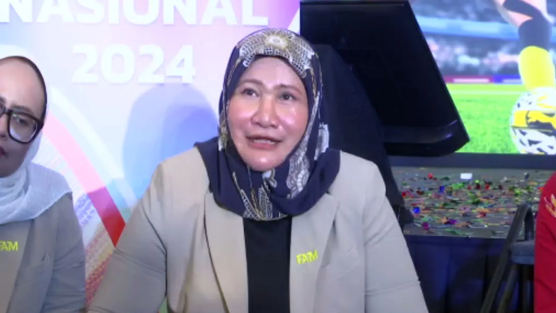 wanita.jpg