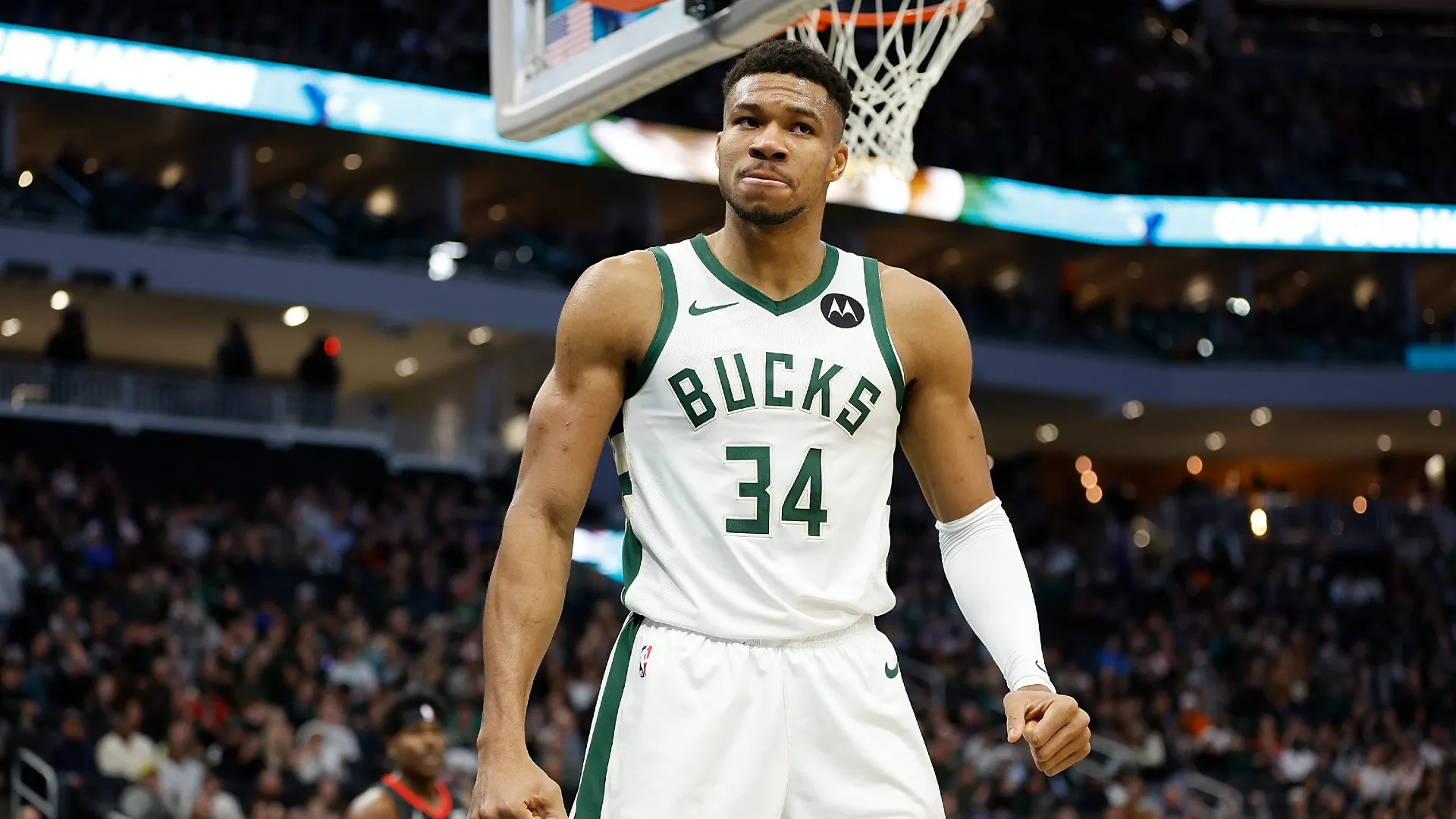 giannis-antetokounmpo_1k58ypca8621e1peee0b5aotso.jpg