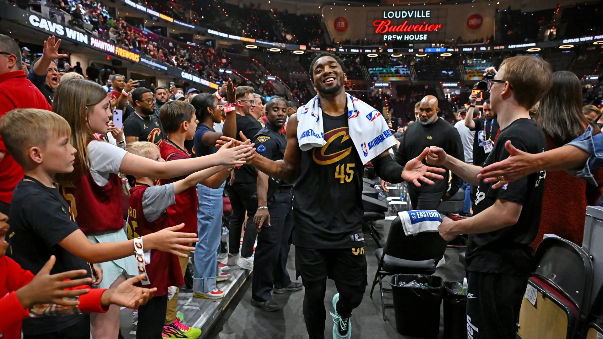 donovan-mitchell_r8bxf0opkw0d1m092r2tabl8b.jpg