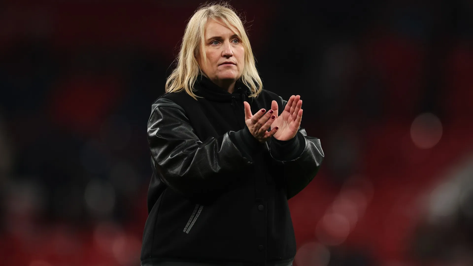 emma-hayes-claps-the-usa-and-england-fans_u9snvo5766n81c565ocasur5g.jpg