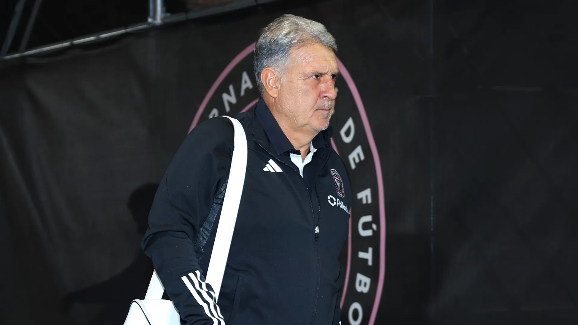 gerardo-martino_1e6z6mzq4k94e1a4ztmfeo5a5g.png