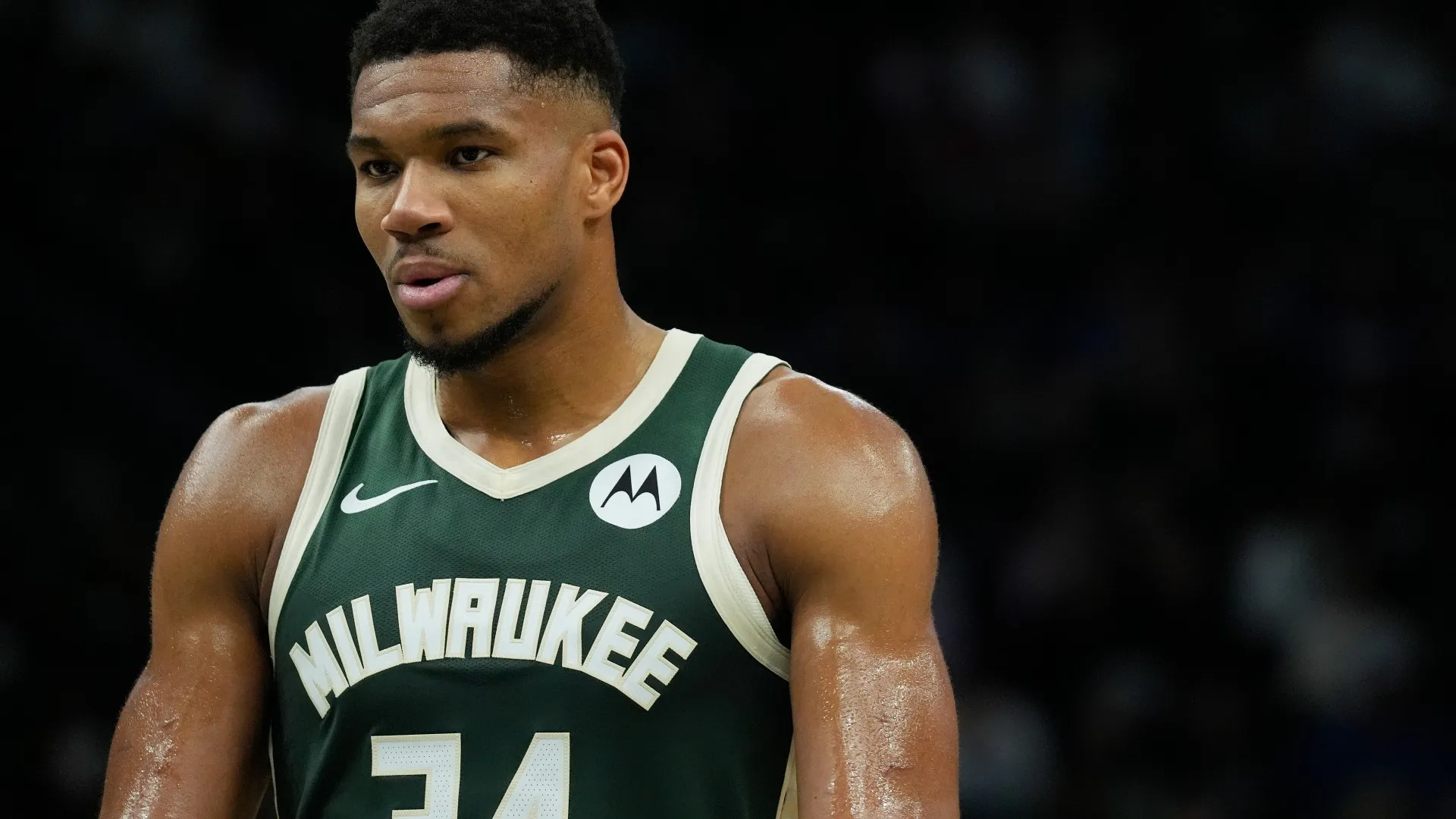 giannis-antetokounmpo_1lnqx8w3tzvpr1xxhfr9vzvxc1.jpg