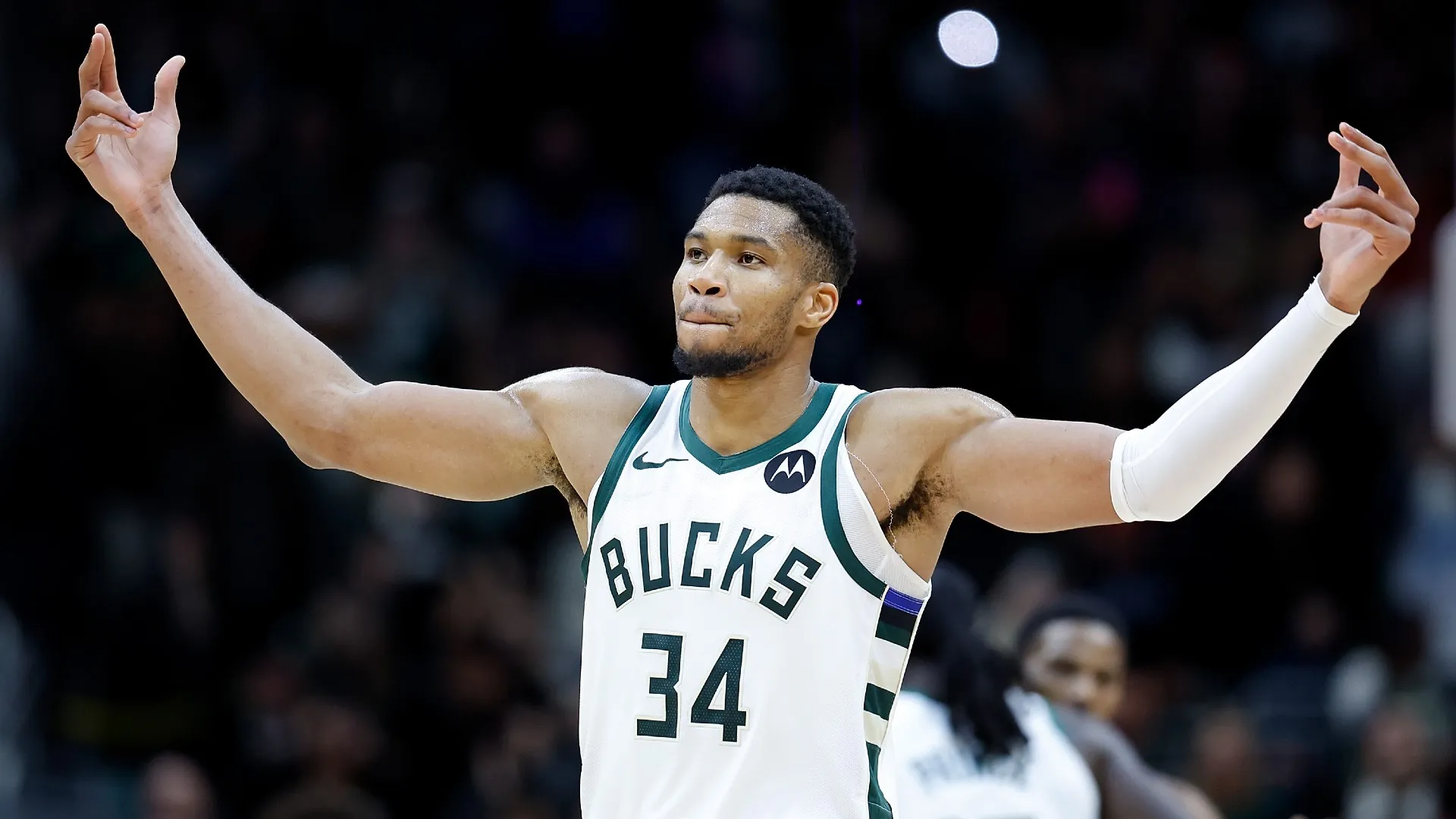 giannis-antetokounmpo_8w4zb826u3f917ysldzwl5t1r.jpg