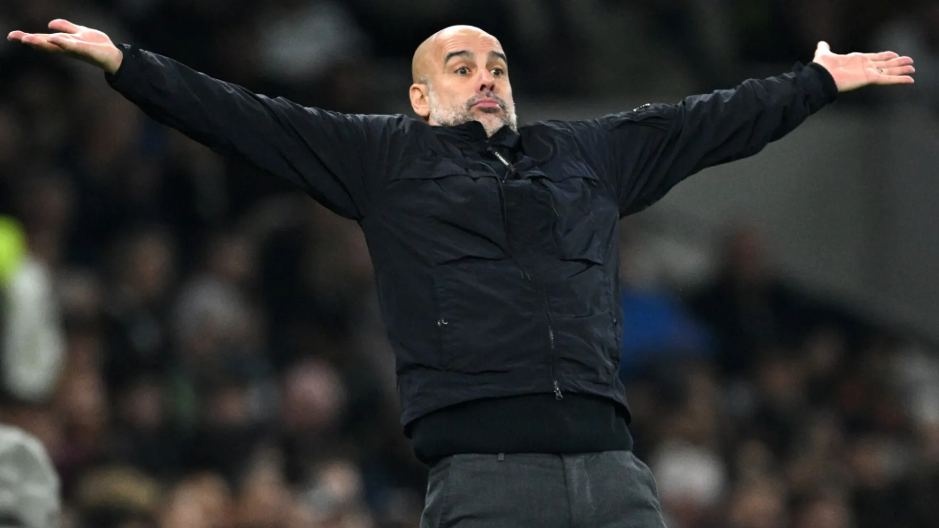 pep-guardiola-on-the-sidelines-as-manchestr-city-take-on-bournemouth_vd3ltkckn7741dut500r8xesr.jpg