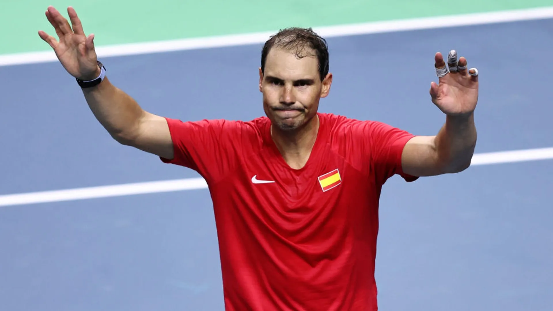 rafael-nadal-waves-to-the-fans_1sc6ilw4loa141of4vvl1n3z1r.jpg