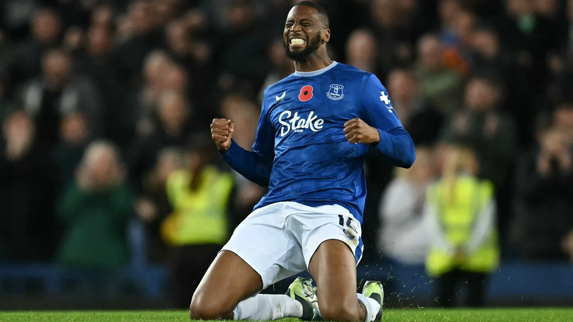 beto-celebrates-scoring-the-equaliser-against-fulham_13qxcxsjowcjx1nl1ic2c9a8xf.jpg