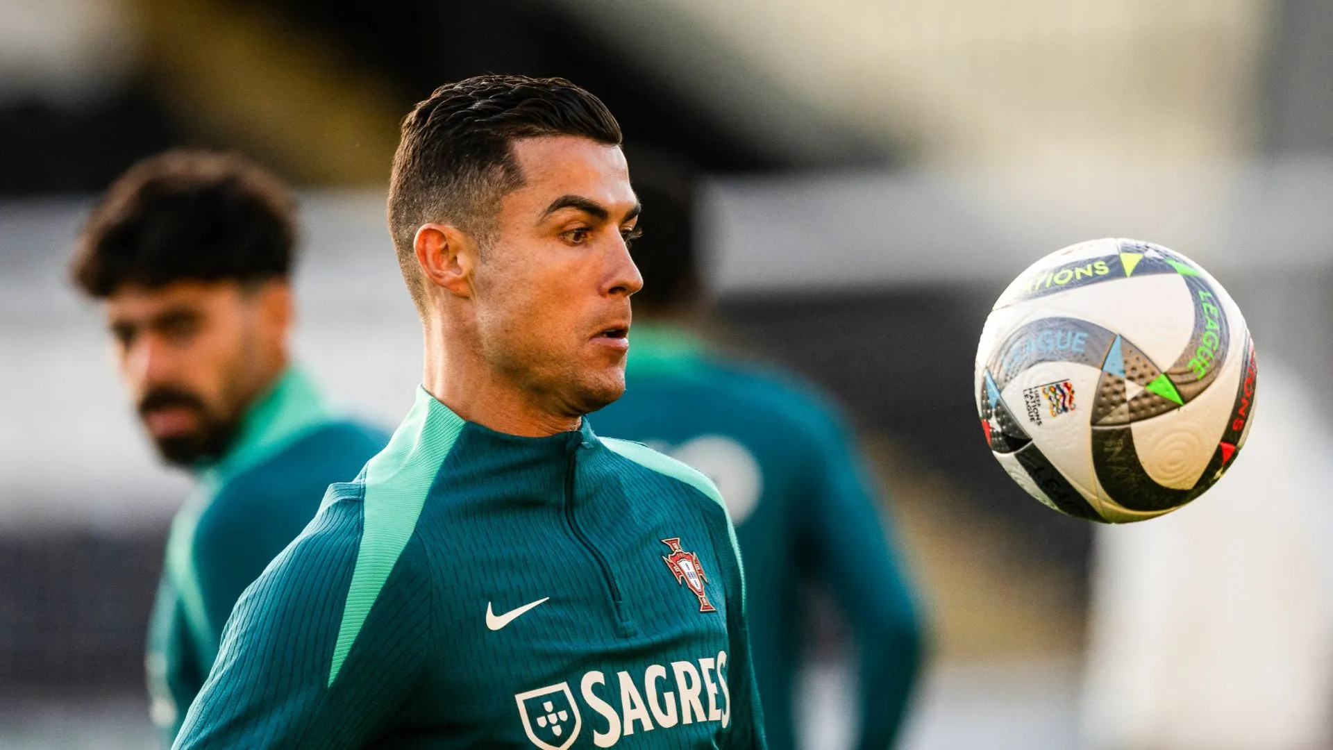 cristiano-ronaldo_1tvl180x2bo451teju0abxk74v.jpg