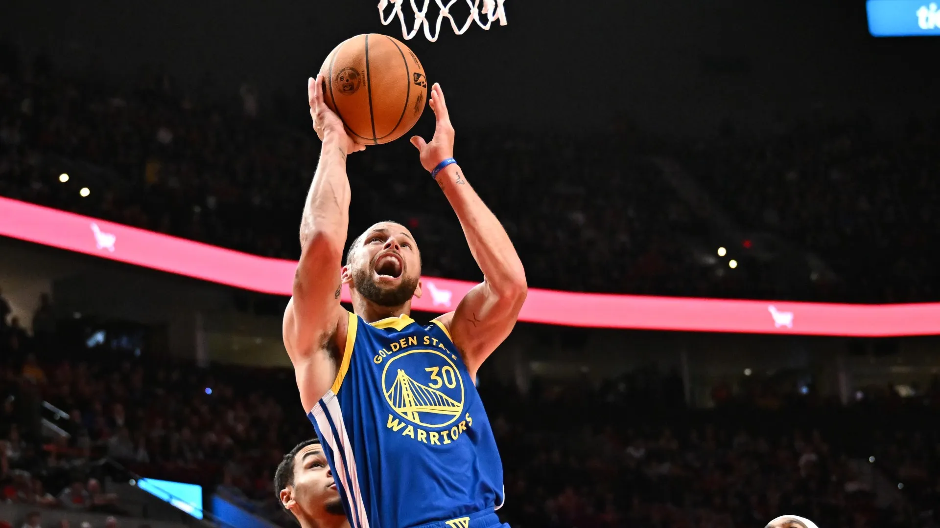 curry_193lrlgat2j681hw9i2ofskpzx.jpg