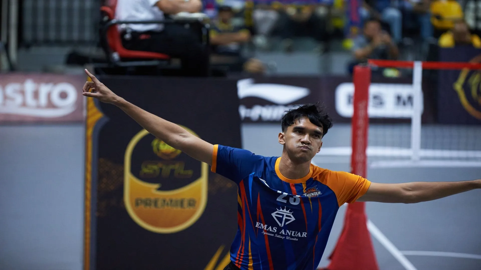 kl-thunder.jpg