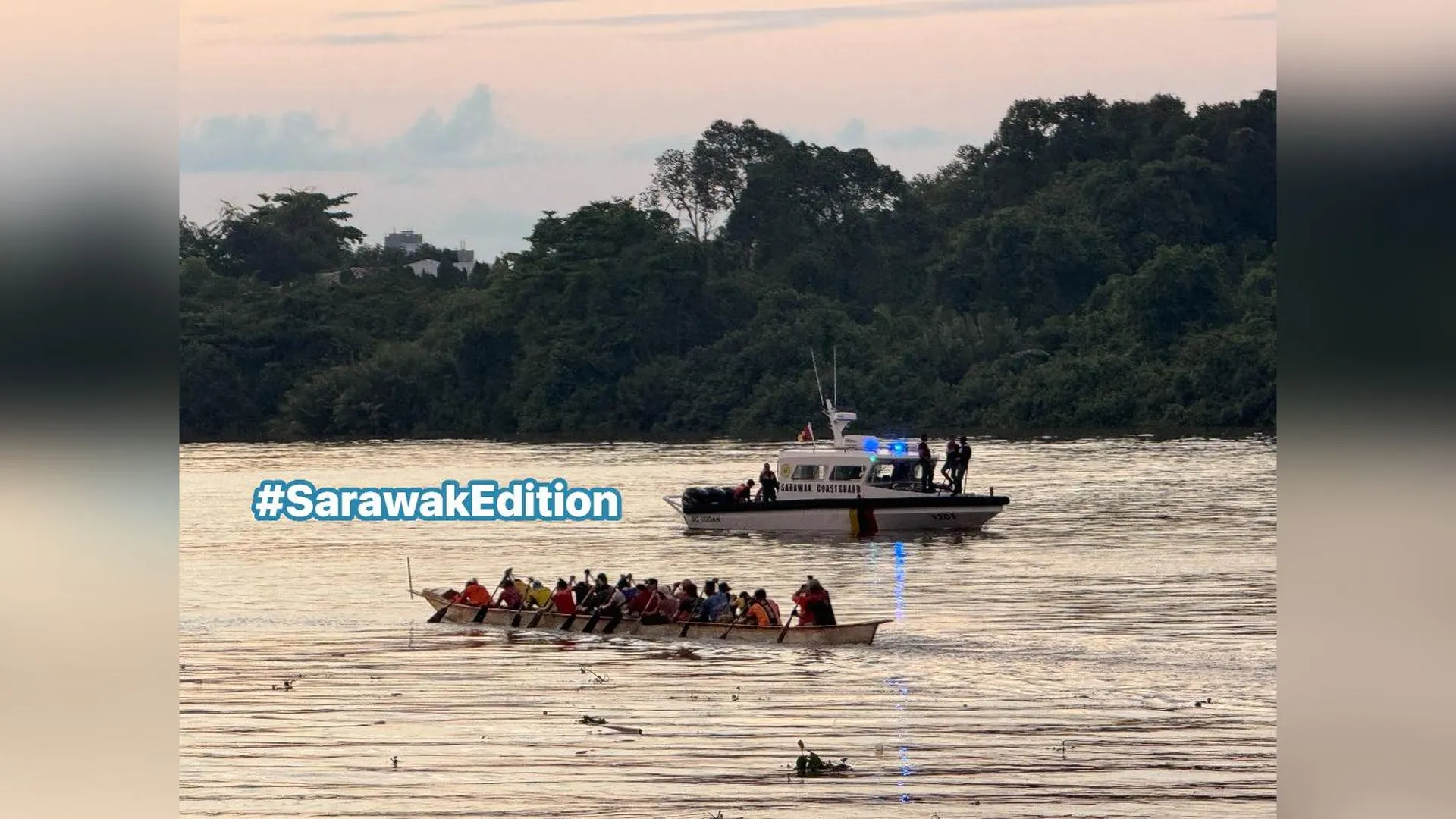 perahu-sarawak.jpg