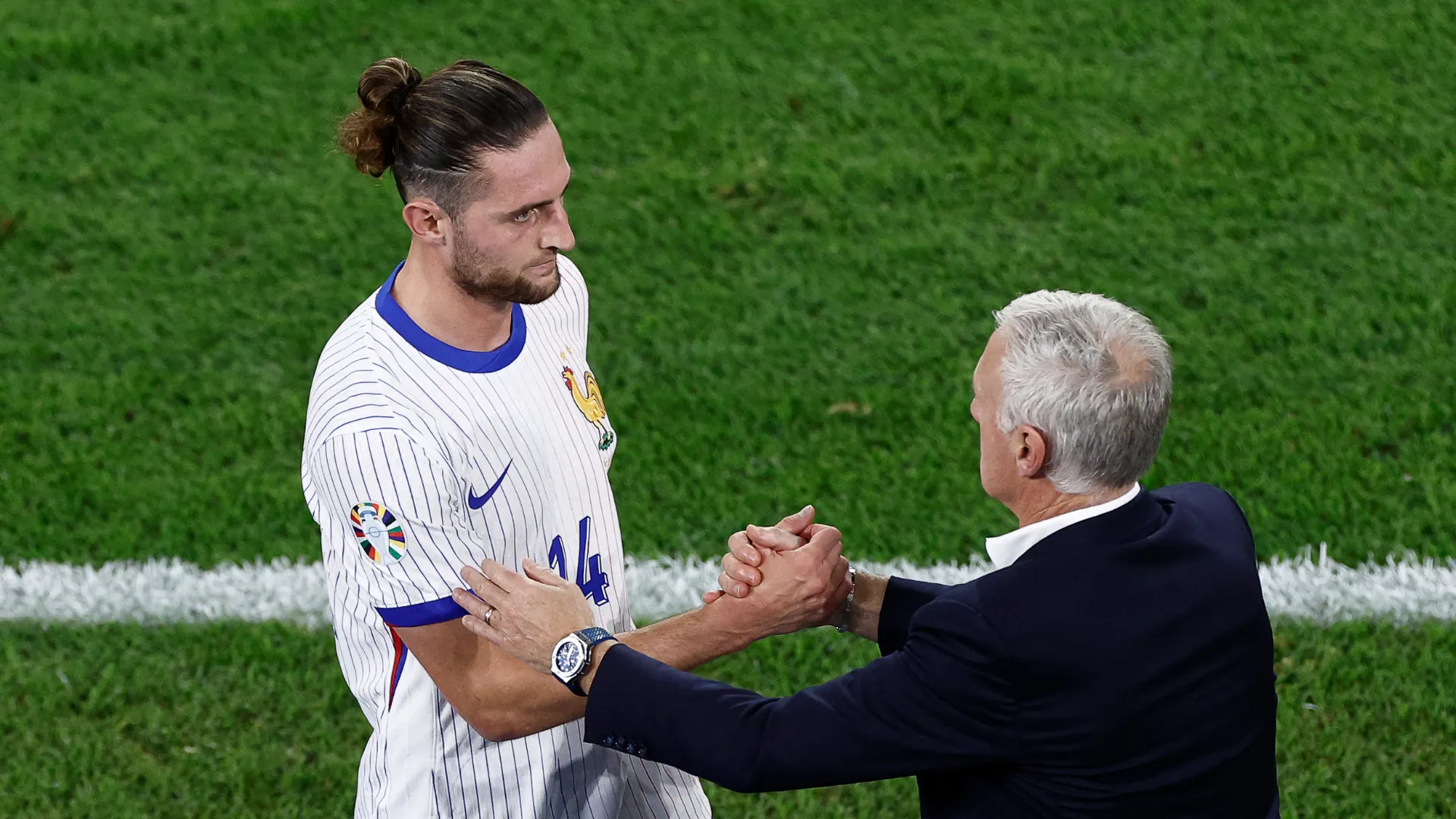 didier-deschamps-and-adrien-rabiot_nce4rrauubip1fpure7000axc.png
