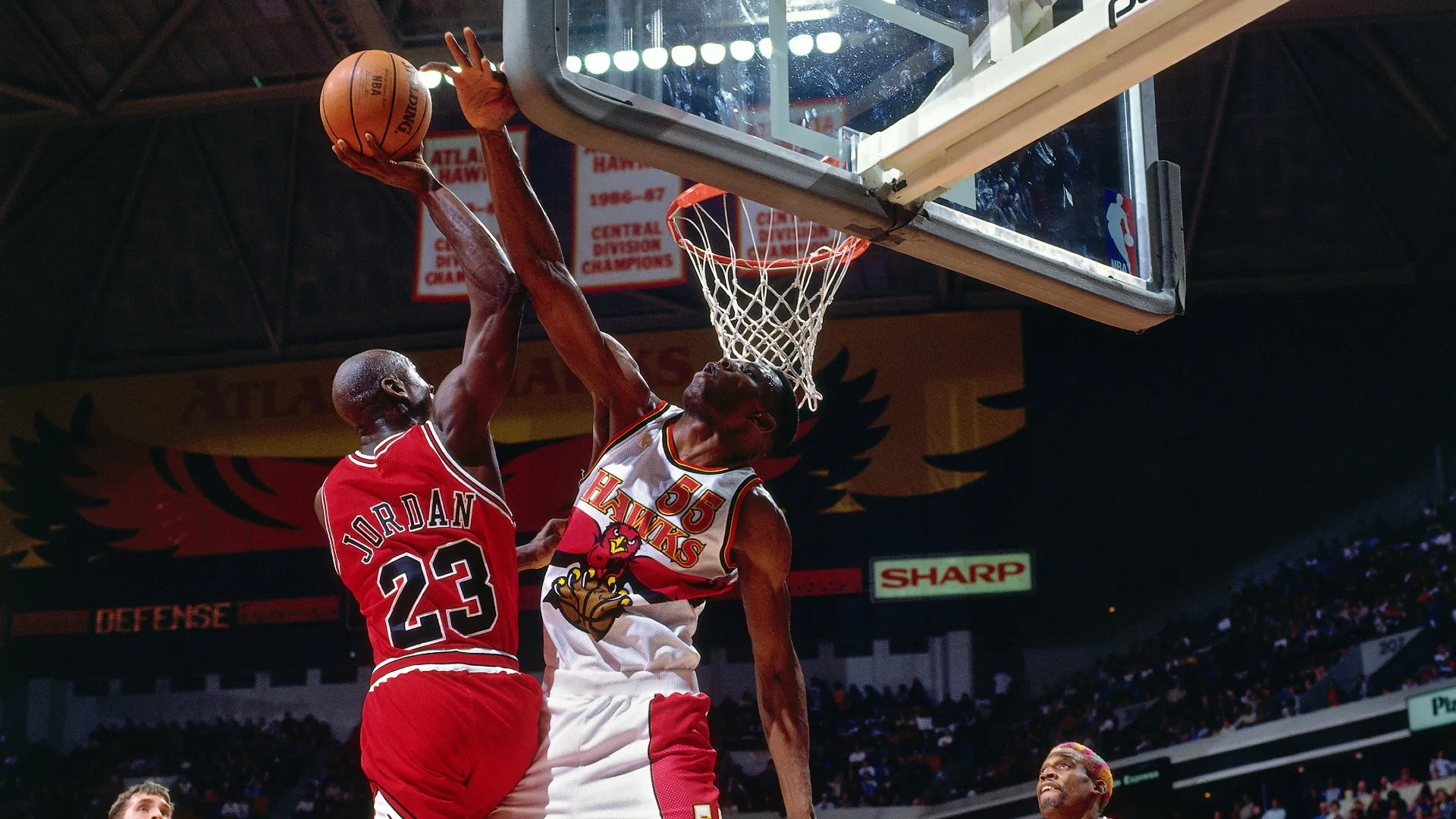 dikembe-mutombo_1otqm5by6ttb610zp3mp37bzug.jpg