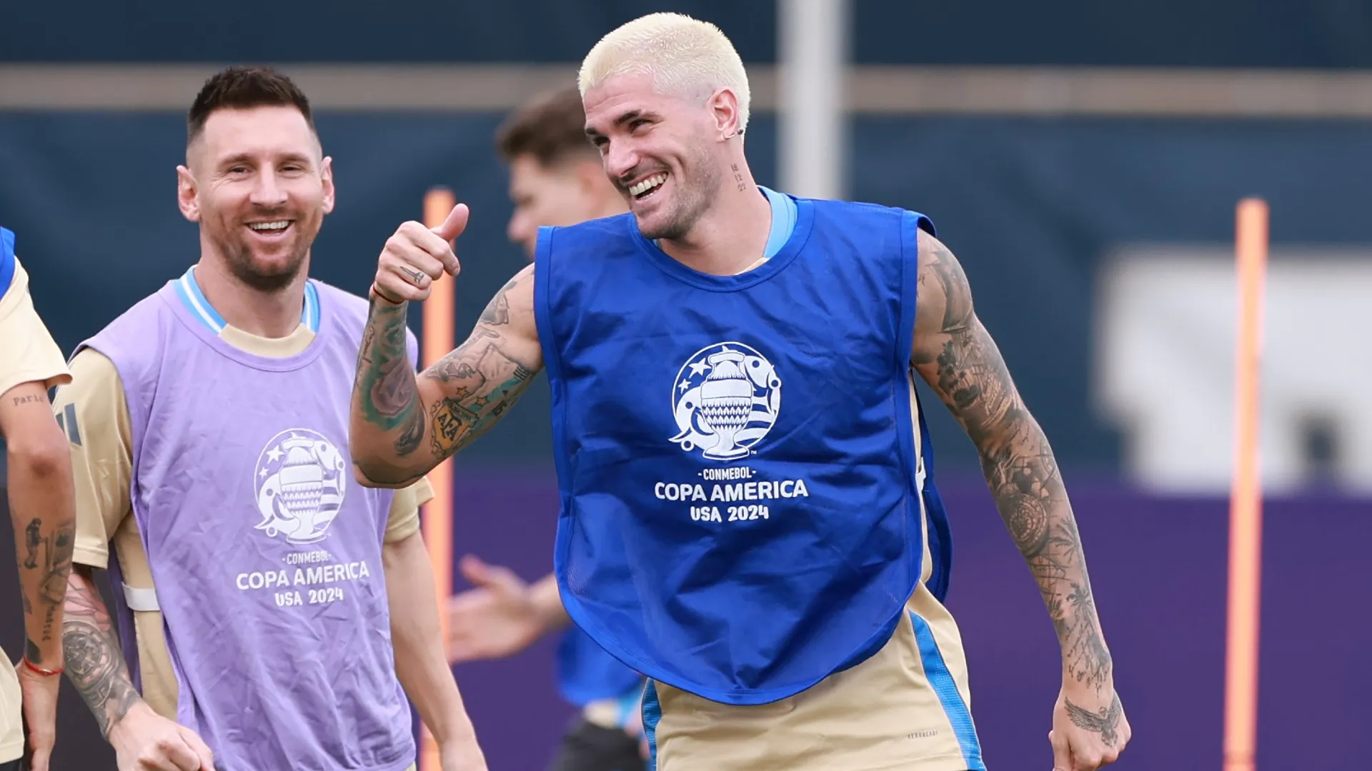 messi-and-de-paul_1ipwcg3dj6qew1l6ceuetqeqwf.jpg