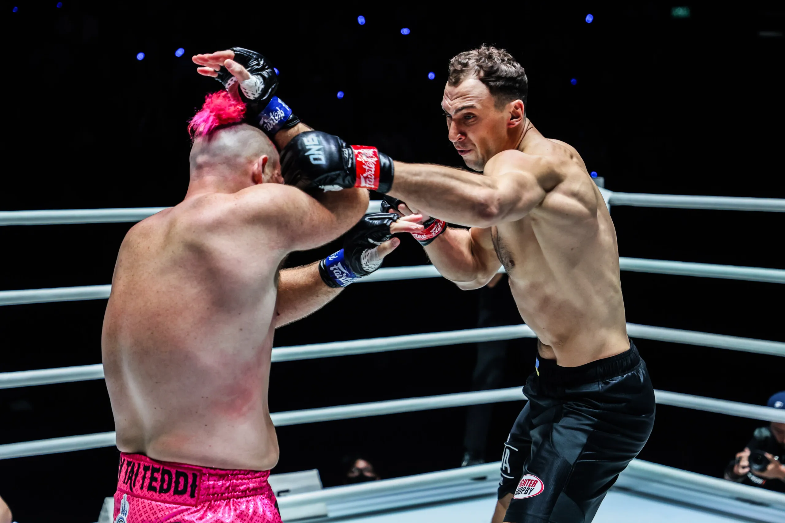The two-sport ONE World Champion and undefeated knockout artist will go head-to-head on November 7 in Bangkok.