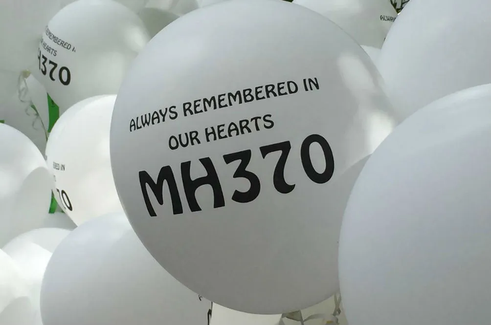 mh370_ballons_069155cb5c4d108e1b06749cffe08f8f.jpg
