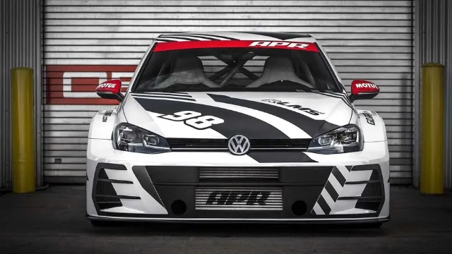 volkswagen-golf-r-rlms-01_1.jpg