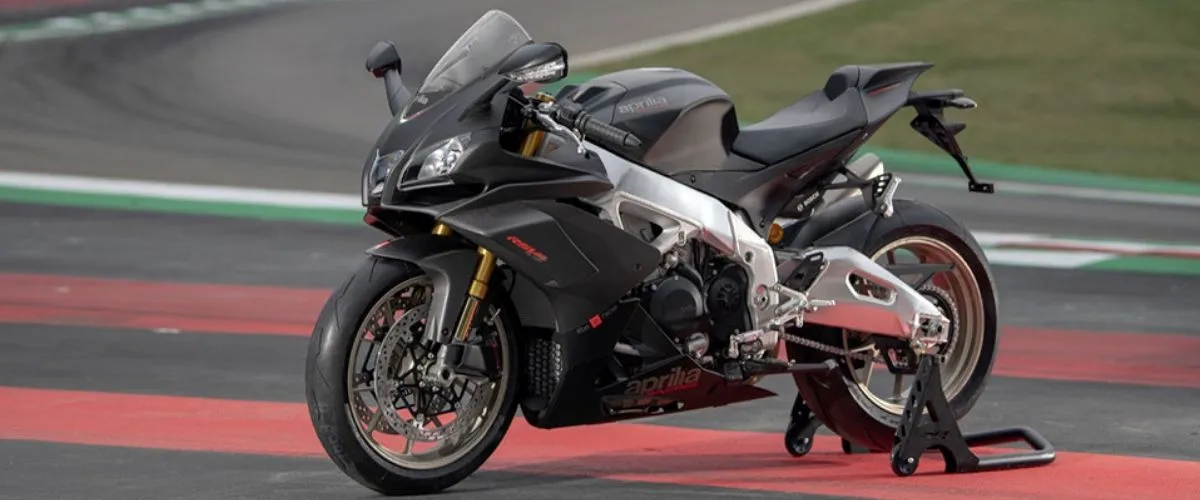 aprilia-rsv4-1100-factory-mi.jpg