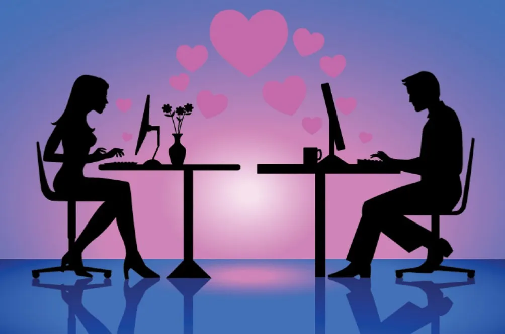 couple_chatting_online.jpg