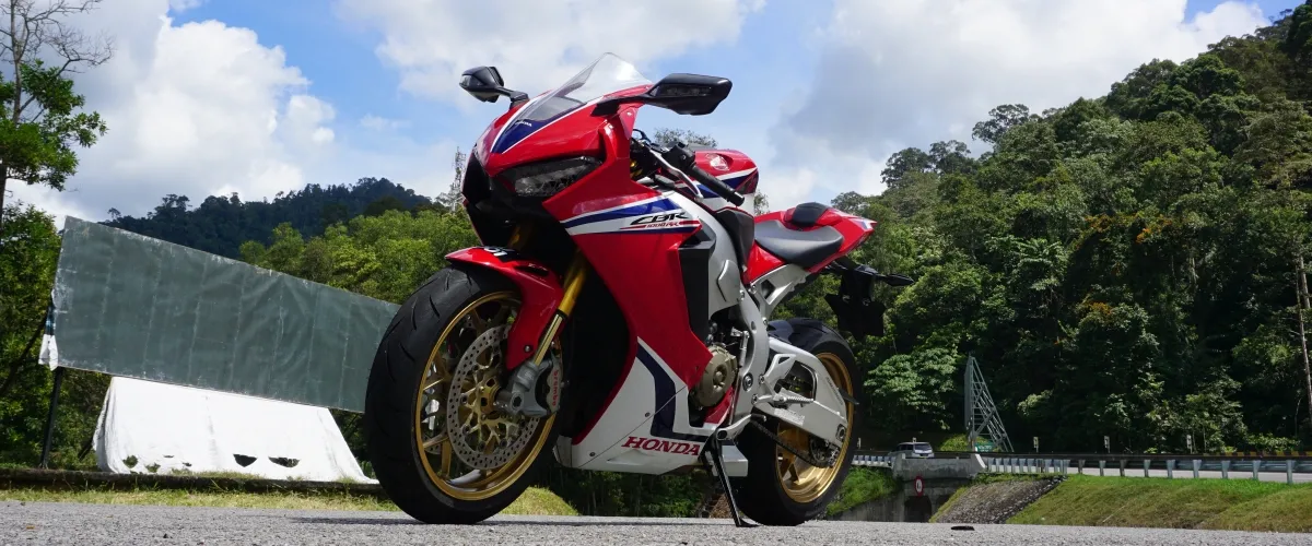 honda-fireblade-cbr1000r-drebar-mi_1.jpg