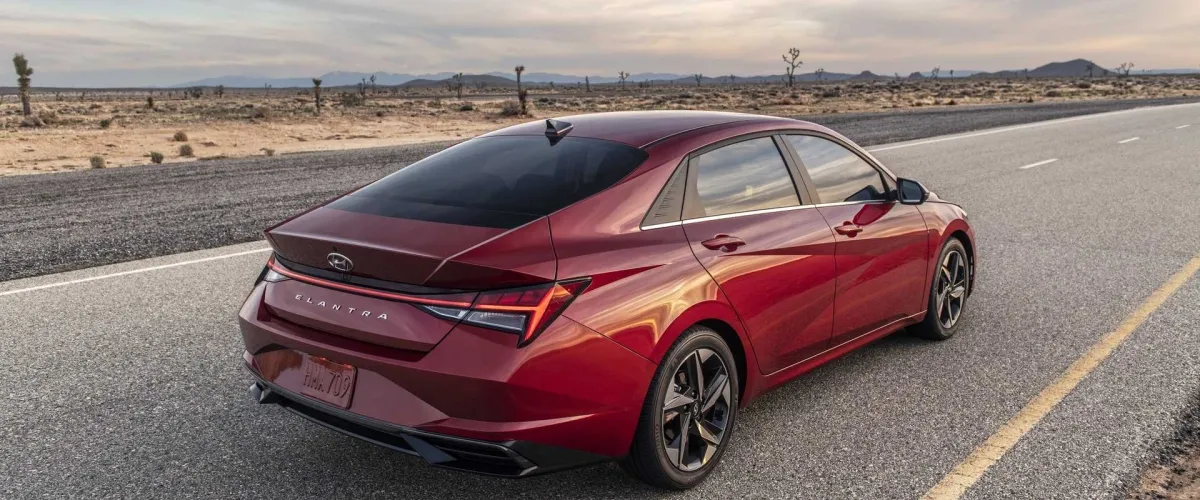 hyundai-elantra-2021-drebar-mi.jpg