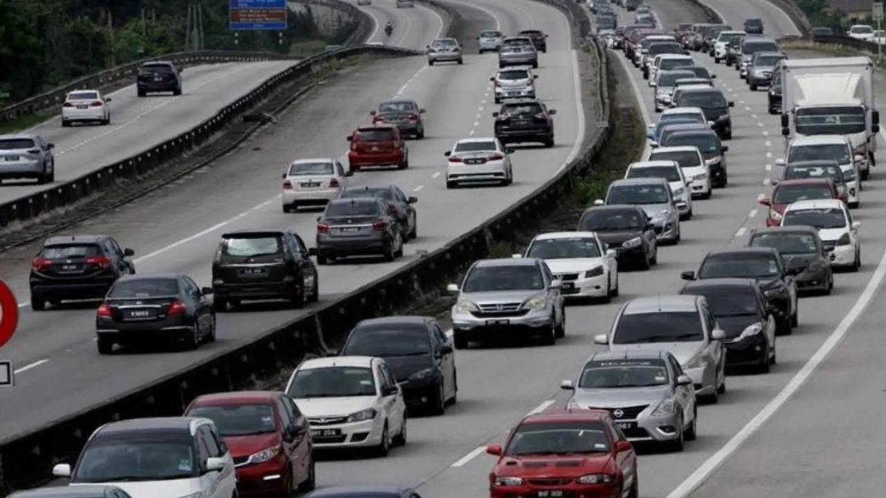 kkr-nafi-jalan-raya-terburuk.jpg