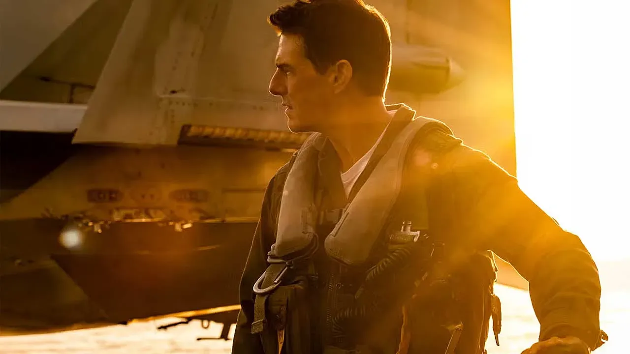 TB Tom Cruise Top Gun Maverick Paramount