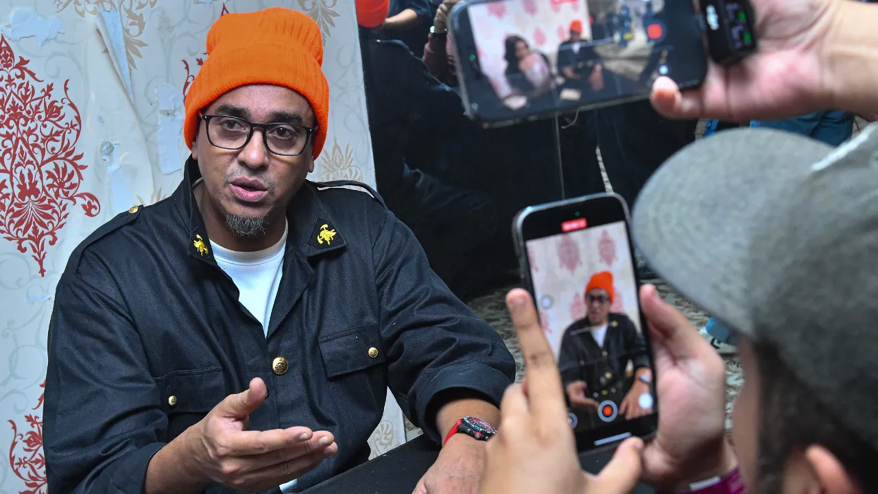 Astrogempak Pak Azad
