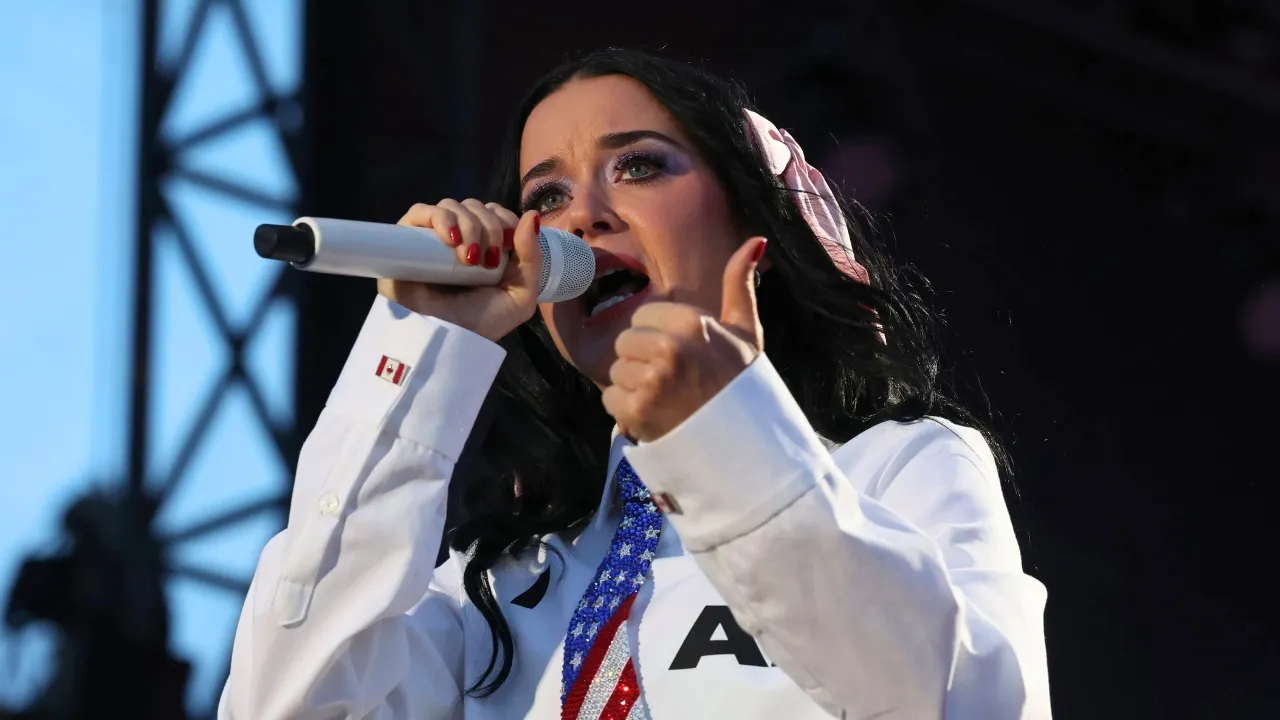 Katy Perry Ngamuk Firework Jadi Muzik Latar Video Serangan Tentera White House: “Muzik Saya Beri Harapan, Bukan…