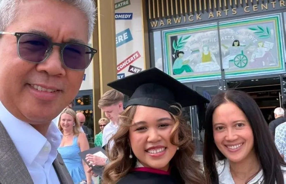 Anak Tengku Zafrul Raih Kelas Pertama, Bakal Buat Master Di University of Oxford - “Jangan Lupa Balik Malaysia”