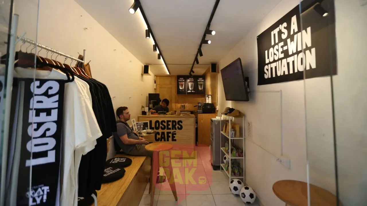 Loser Cafe