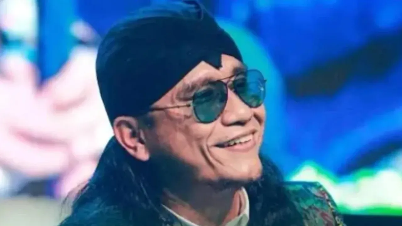 Suruhanjaya Pembanterasan Rasuah (KPK) Indonesia memaklumkan akan meneliti lebih lanjut keterangan saksi yang mendakwa wang berjumlah 100 juta rupiah (RM22,662) diserahkan kepada Miftah Maulana Habiburrahman atau lebih dikenali sebagai Gus Miftah.