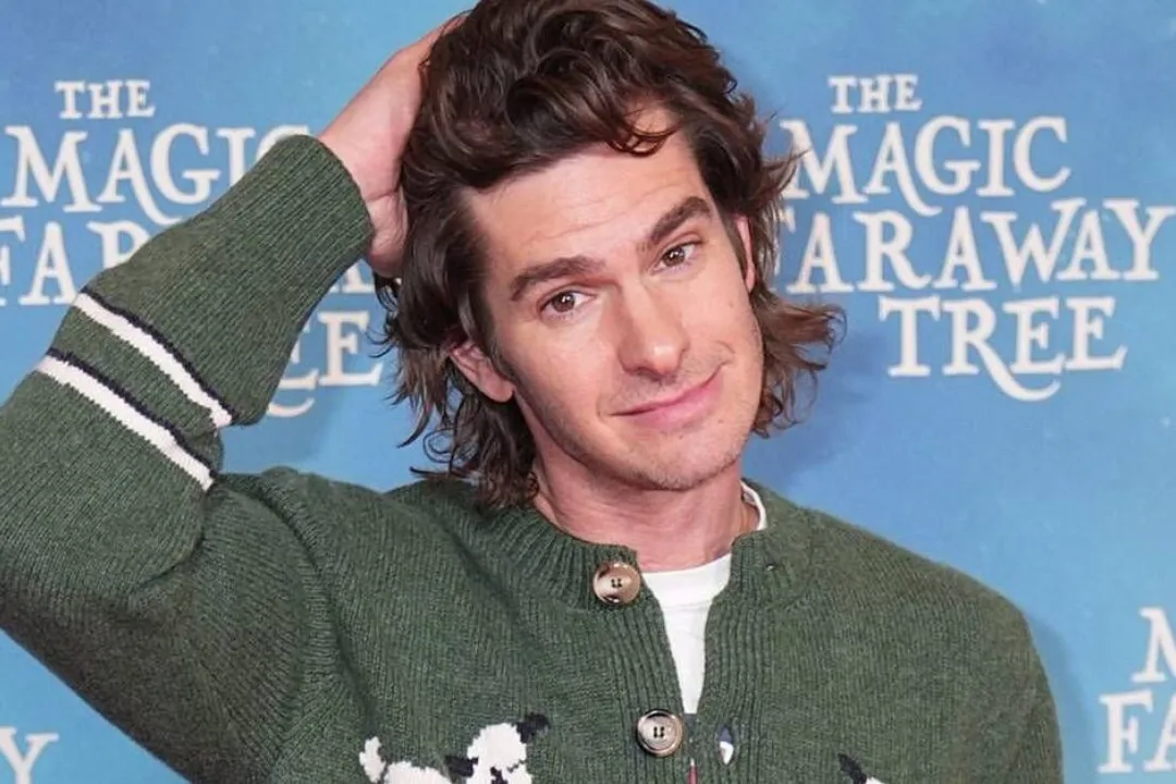 Andrew Garfield  Guna Akaun Instagram Rahsia, ‘Ketagih’ Tonton Seramik Pelik