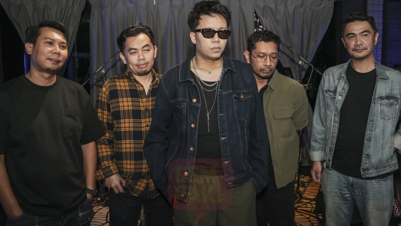J Zainal Pertaruh Beralun, Angkat Isu Adab Media Sosial Melalui Muzik Alternative Rock - “Masing-Masing Nak Tunjuk Rasa Bijak…”