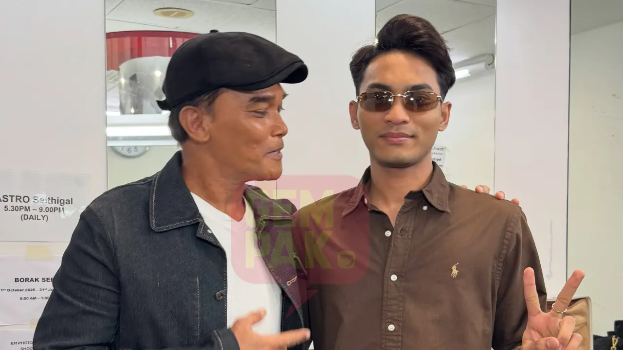 Menerusi hantaran di Instagram, Azhan berkongsi momennya bertemu Hussain dan mengakui dirinya sendiri merupakan peminat kepada bintang berkenaan.