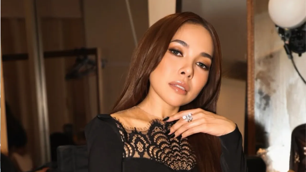 Kerap Pakai Warna Hitam Tiap Kali Persembahan, Ini Jawapan Nadeera - "Mungkin Di Luar Sana Orang Memandang..."
