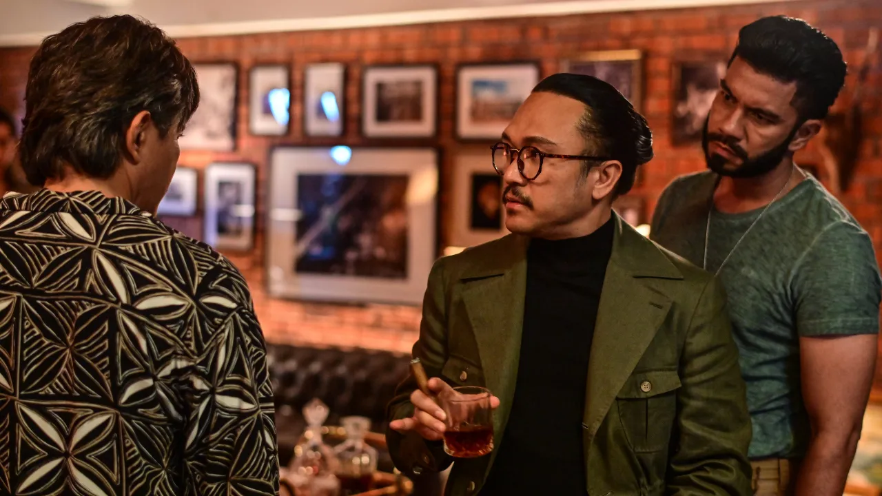 Menurut Shaheizy, perasaan tersebut timbul kerana sebelum ini dia lebih banyak membawa watak baik yang memerlukan dirinya menjaga tingkah laku dihadapan peminat.