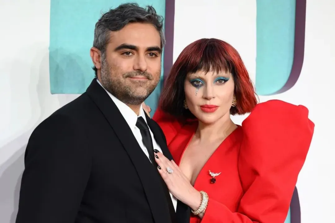 Lady Gaga Timang Anak Pada Usia 40 Tahun
