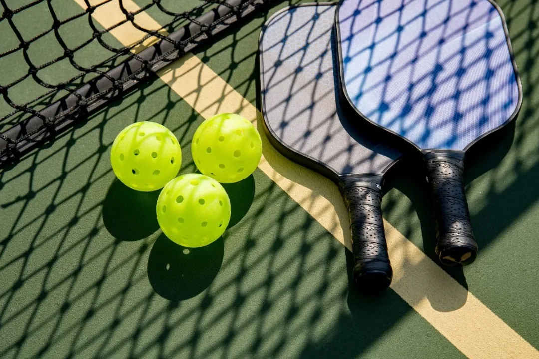 Pasangan Suami Isteri Ditahan, Tiga Beradik Ditinggalkan Sendirian Demi Main Pickleball