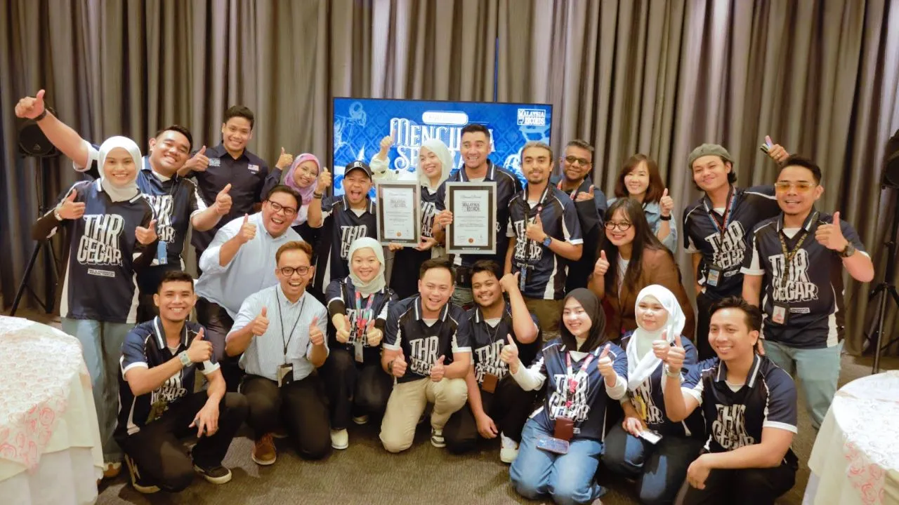 THR GEGAR Lakar Dua Rekod Malaysia Book of Records Dalam Tempoh Sebulan