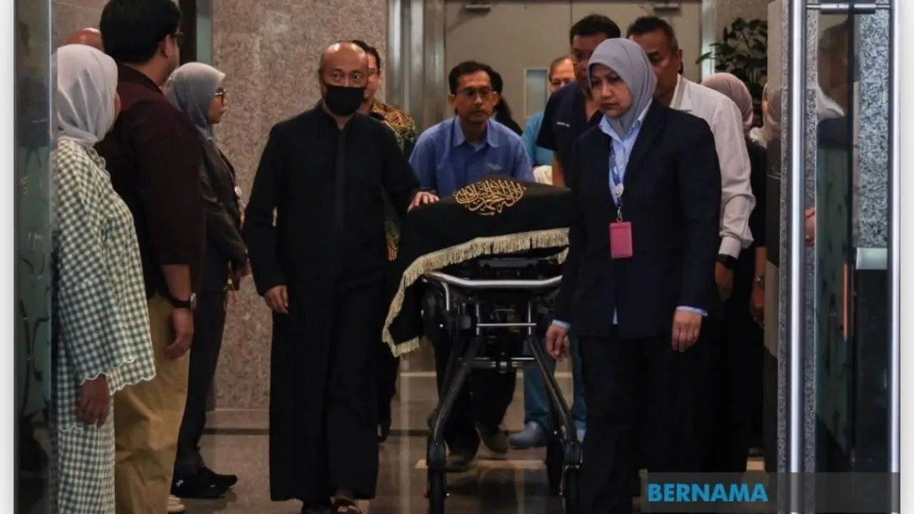 Jenazah Tun Dr Siti Hasmah Dibawa Pulang Ke Kediaman Di The Mines